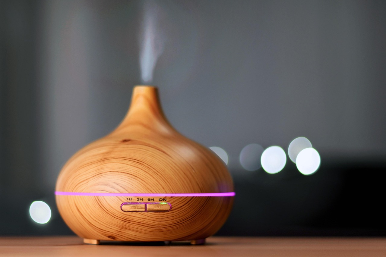 Litsea Cubeba Diffuser Blends: 10 Lemon-Bright Recipes with Frankincense Serrata